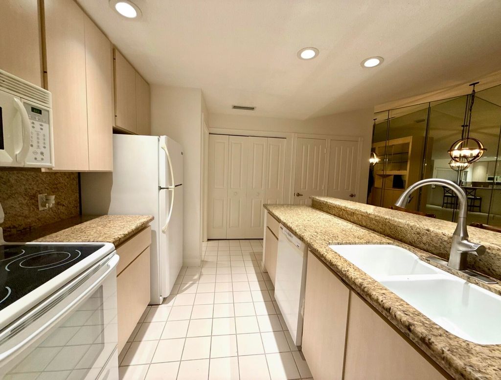 Photo of 304 Sun Terrace Court, Palm Beach Gardens, FL 33403 (MLS # R11162069)