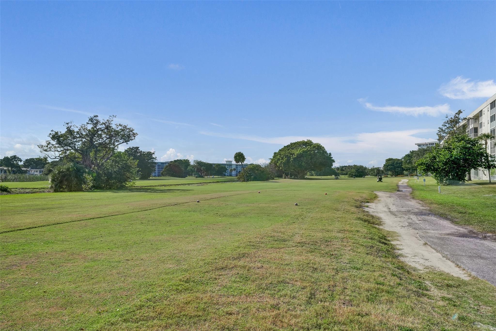 PALM-AIRE COUNTRY CLUB - Residential