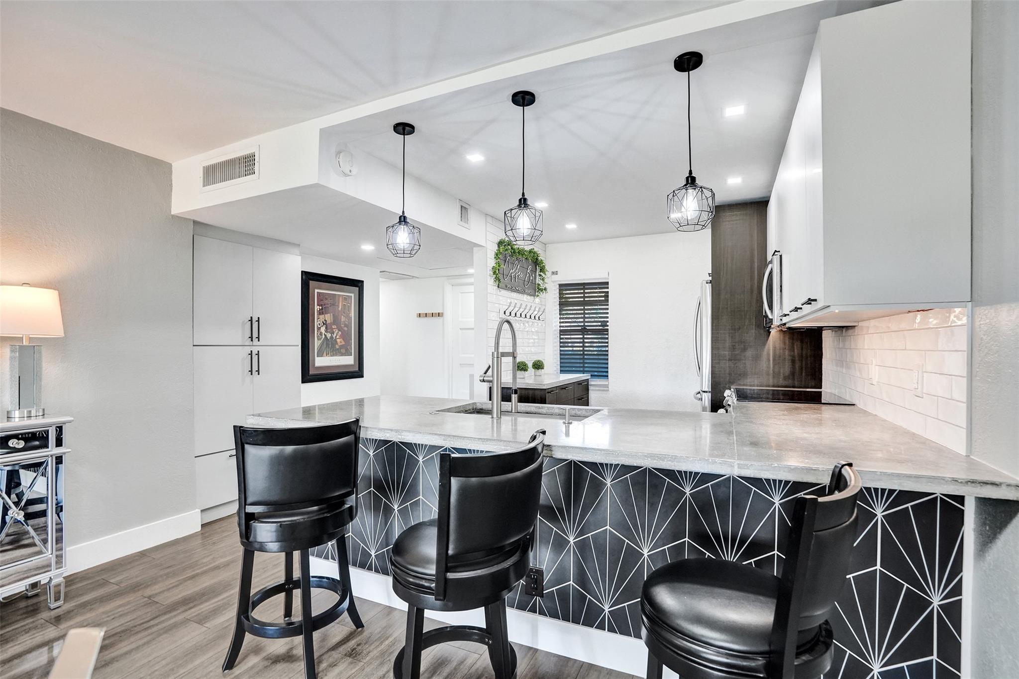 PALM-AIRE COUNTRY CLUB - Residential