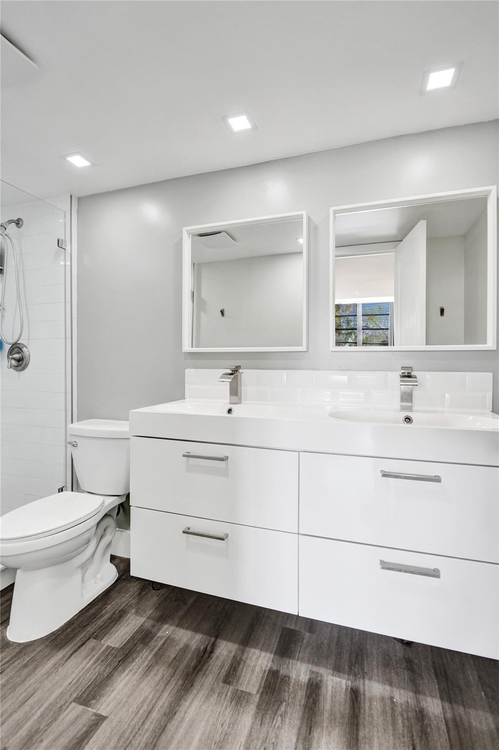 PALM-AIRE COUNTRY CLUB - Residential