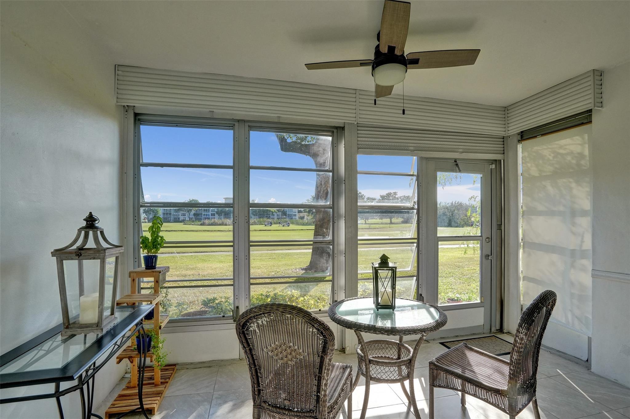 PALM-AIRE COUNTRY CLUB - Residential