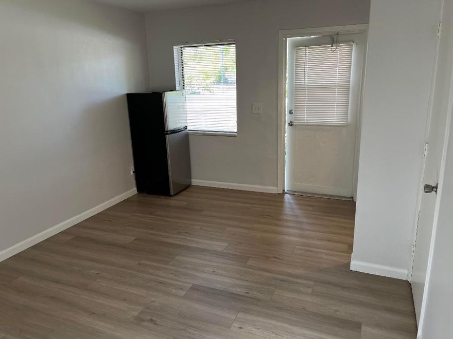 Great studio apartment for rent east of I-95 close to bus stop.