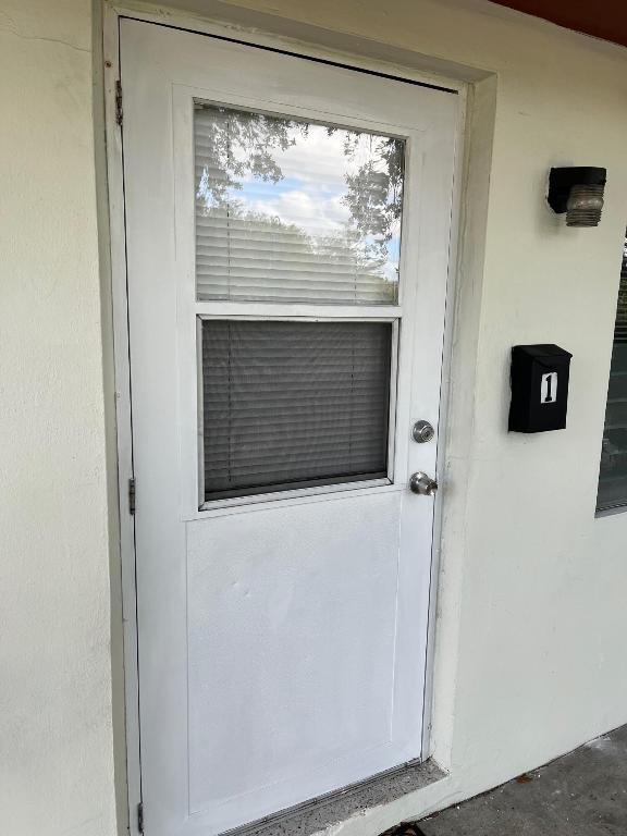 LAKE WORTH TOWN OF - Residential Lease