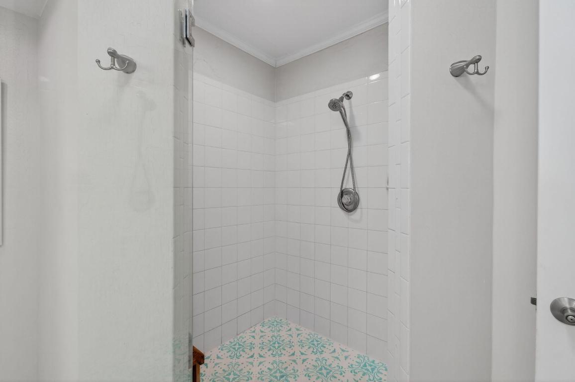 TROPIC PALMS 1 - Residential Lease