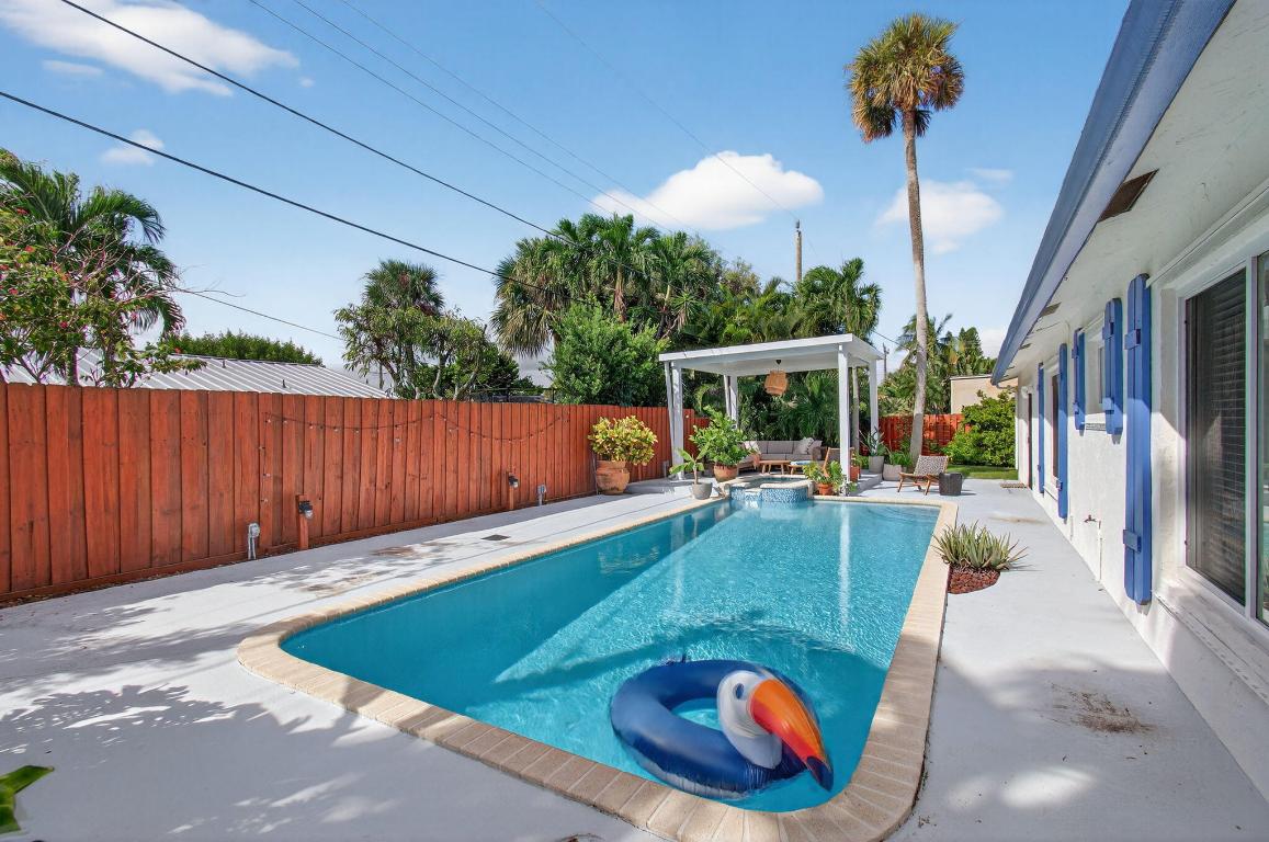 TROPIC PALMS 1 - Residential Lease