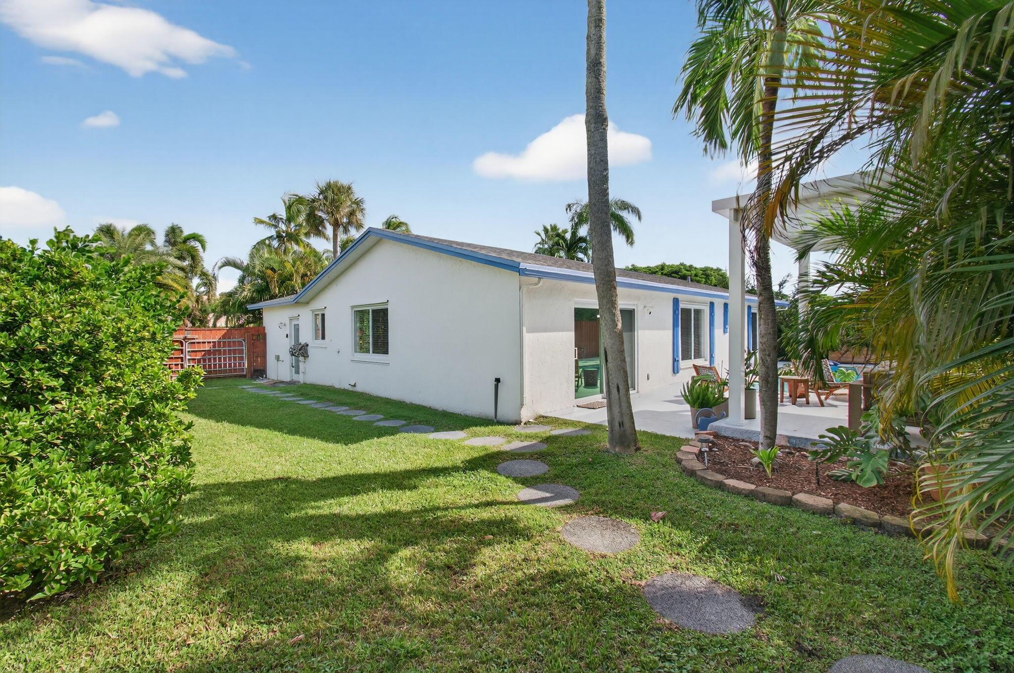 TROPIC PALMS 1 - Residential Lease