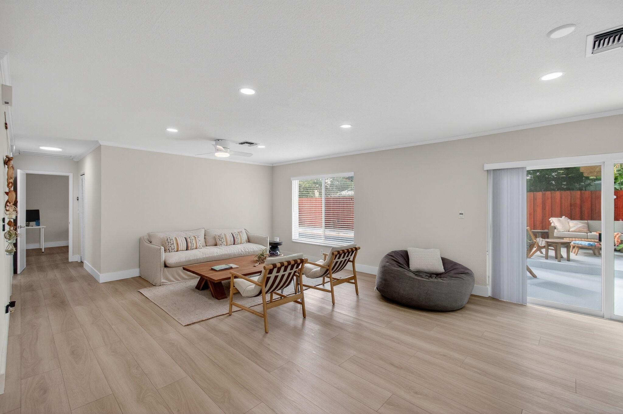 TROPIC PALMS 1 - Residential Lease