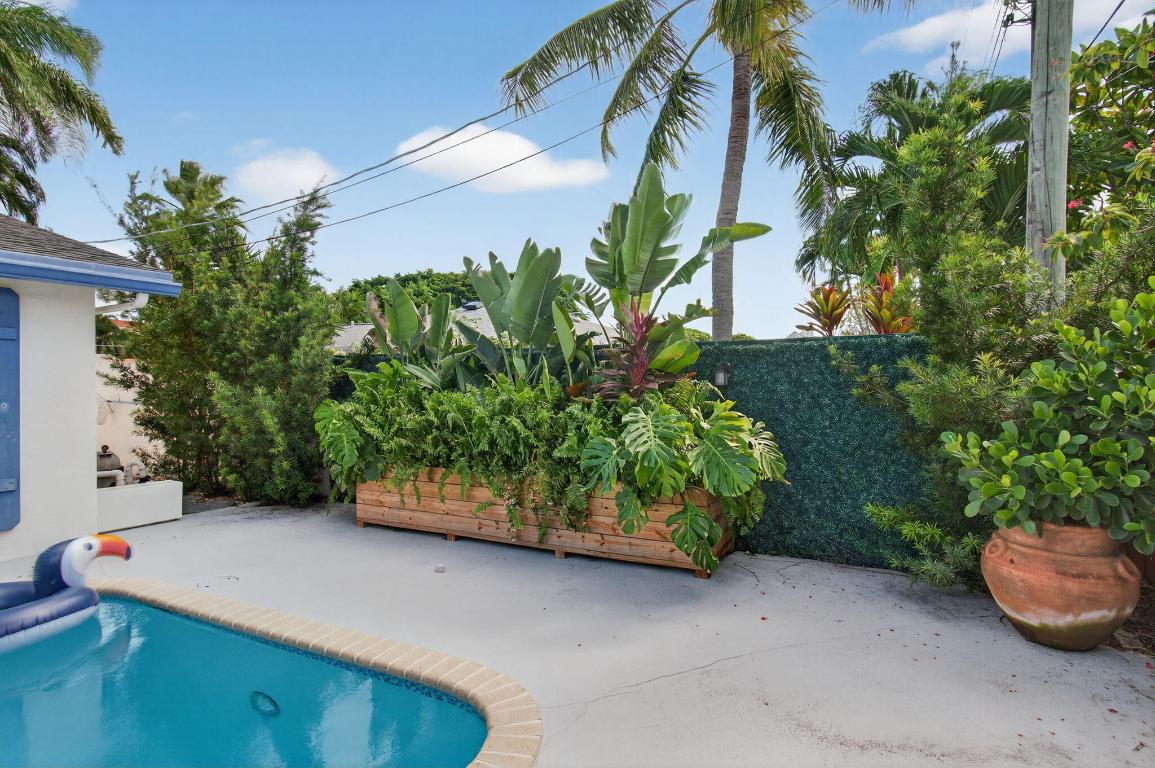 TROPIC PALMS 1 - Residential Lease