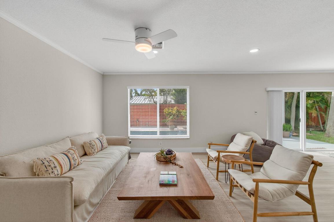 TROPIC PALMS 1 - Residential Lease