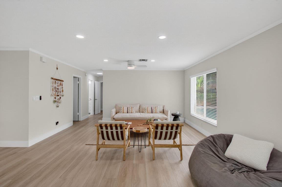 TROPIC PALMS 1 - Residential Lease