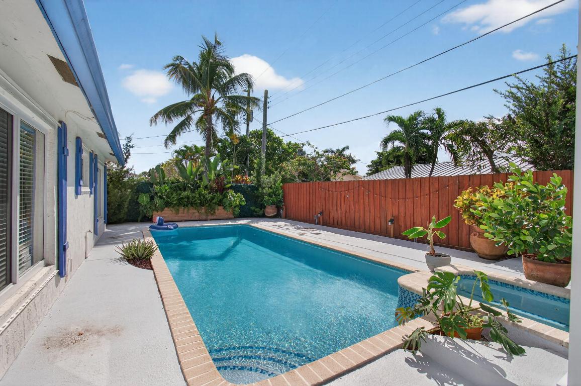 TROPIC PALMS 1 - Residential Lease