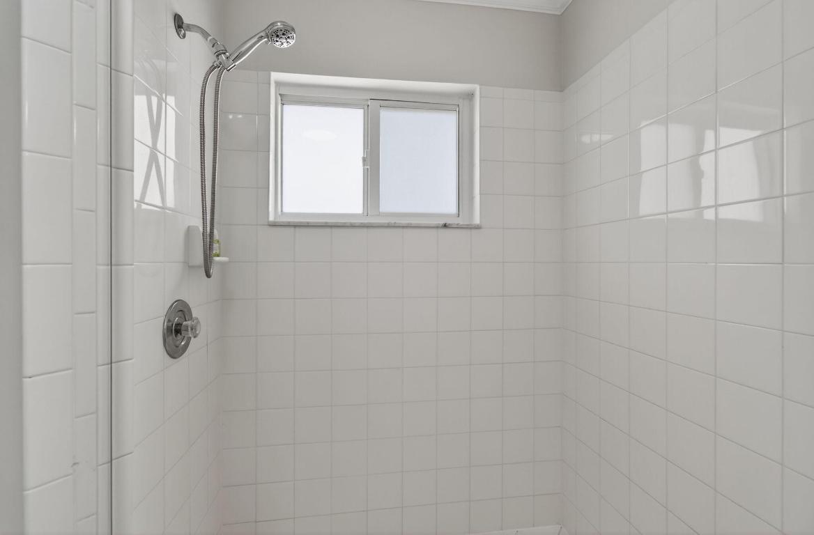 TROPIC PALMS 1 - Residential Lease