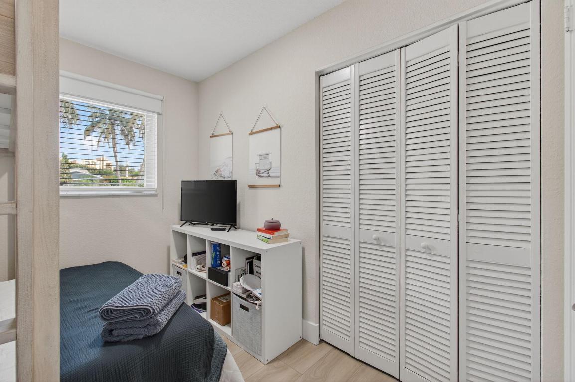 TROPIC PALMS 1 - Residential Lease