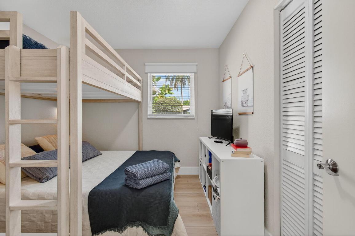 TROPIC PALMS 1 - Residential Lease