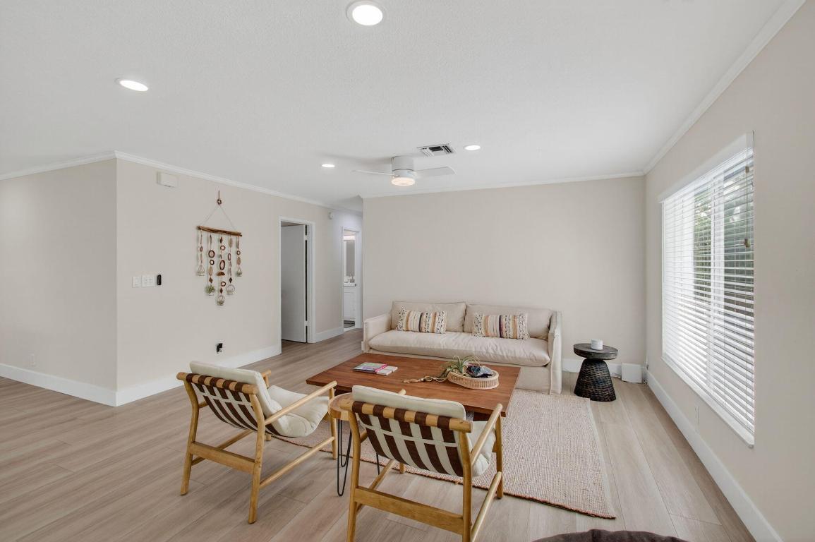 TROPIC PALMS 1 - Residential Lease