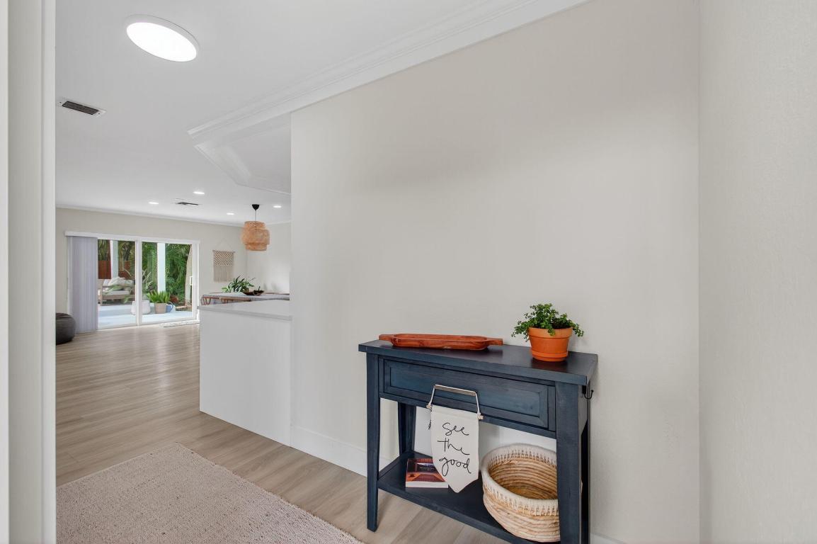 TROPIC PALMS 1 - Residential Lease