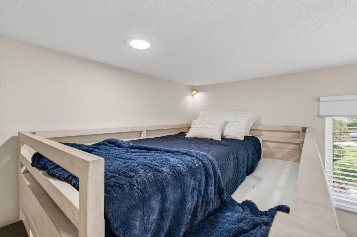 TROPIC PALMS 1 - Residential Lease