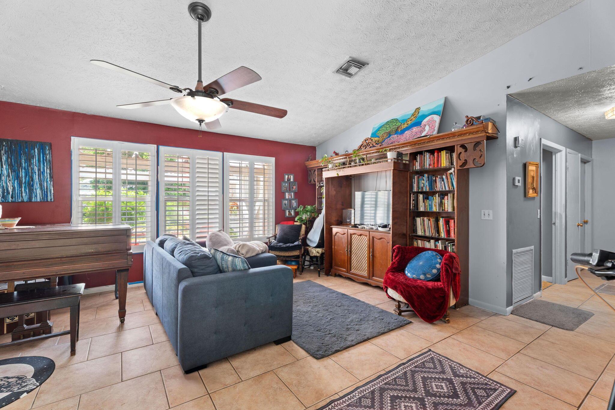4981 SE Pompano Terrace