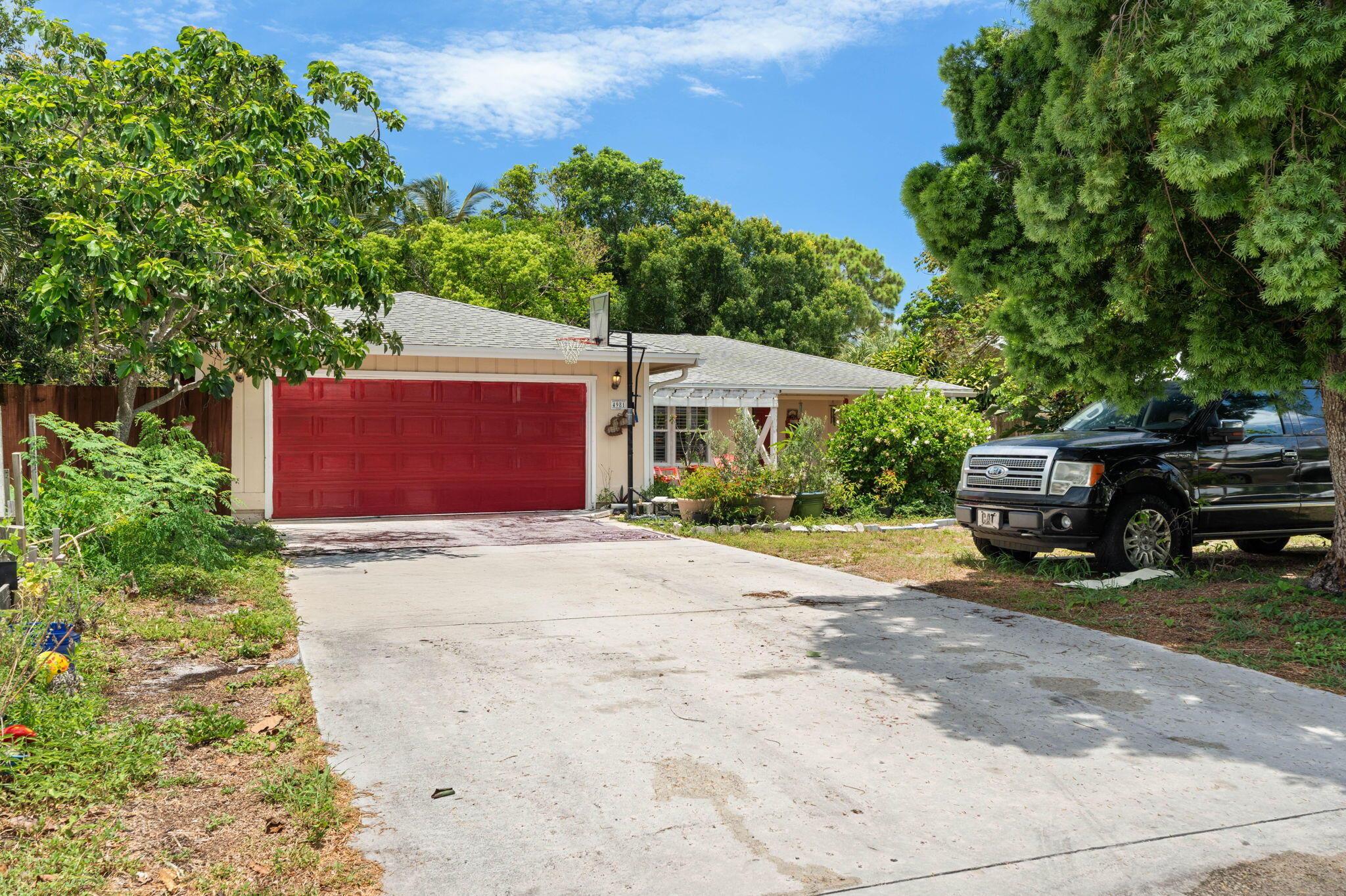 4981 SE Pompano Terrace