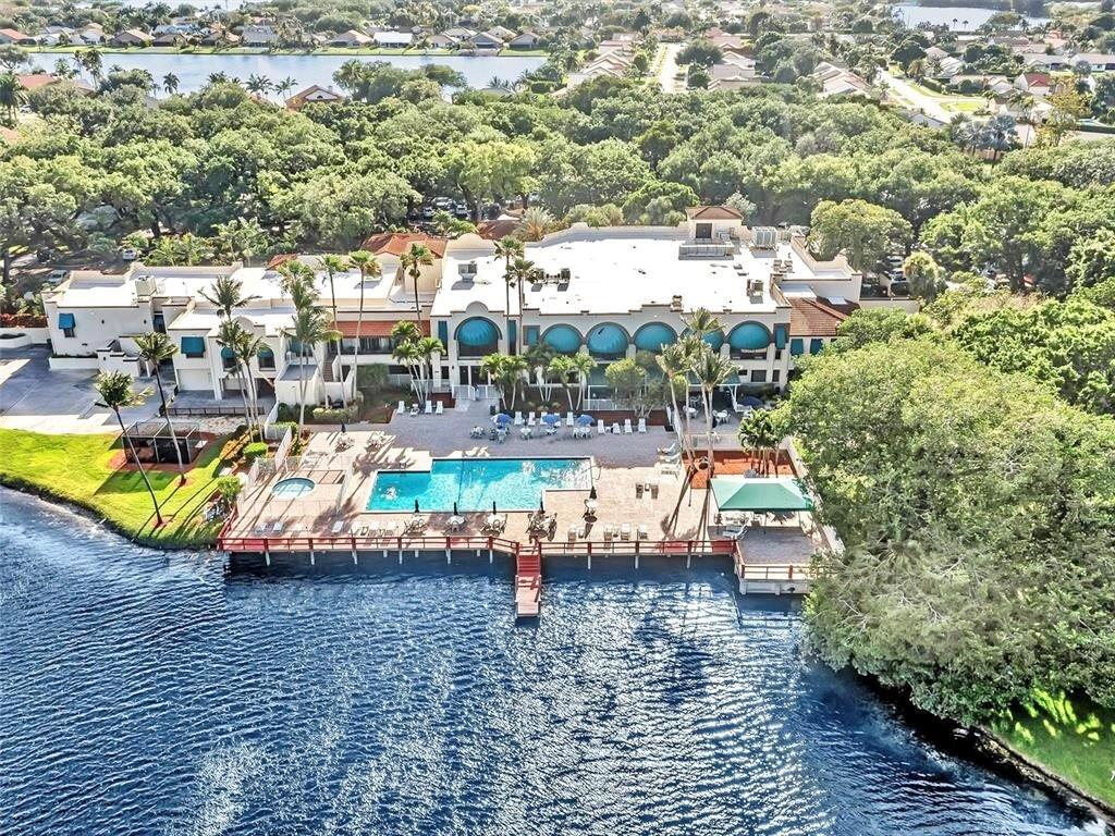 Pine Island Ridge Lagoon - Residential