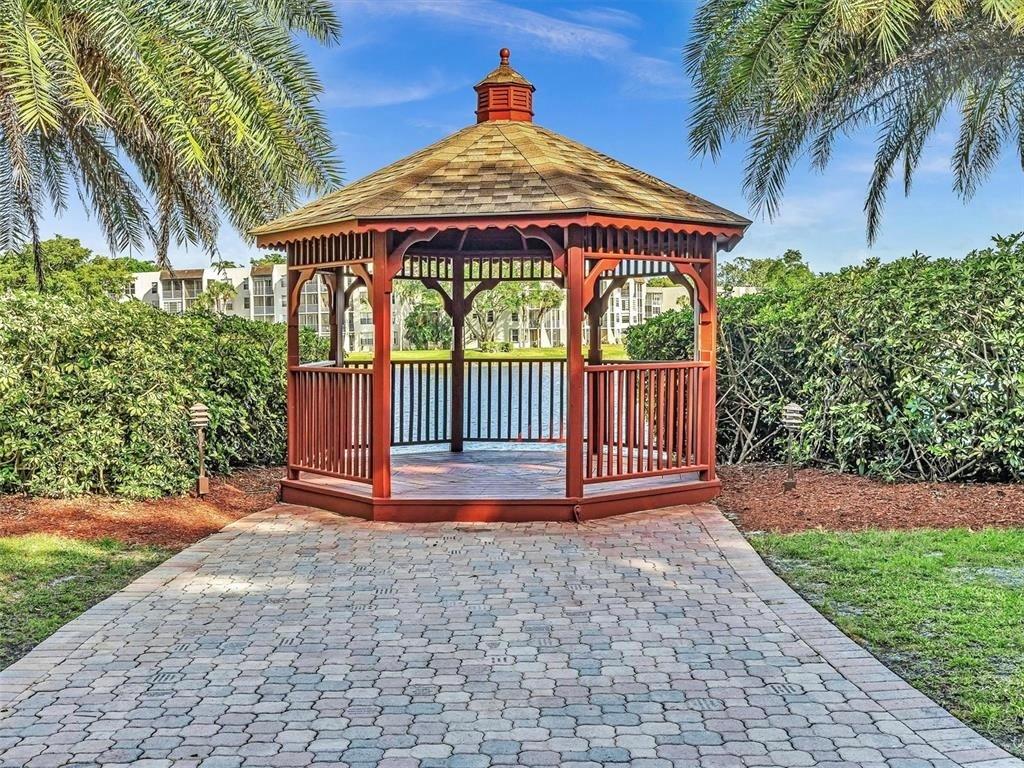 Pine Island Ridge Lagoon - Residential