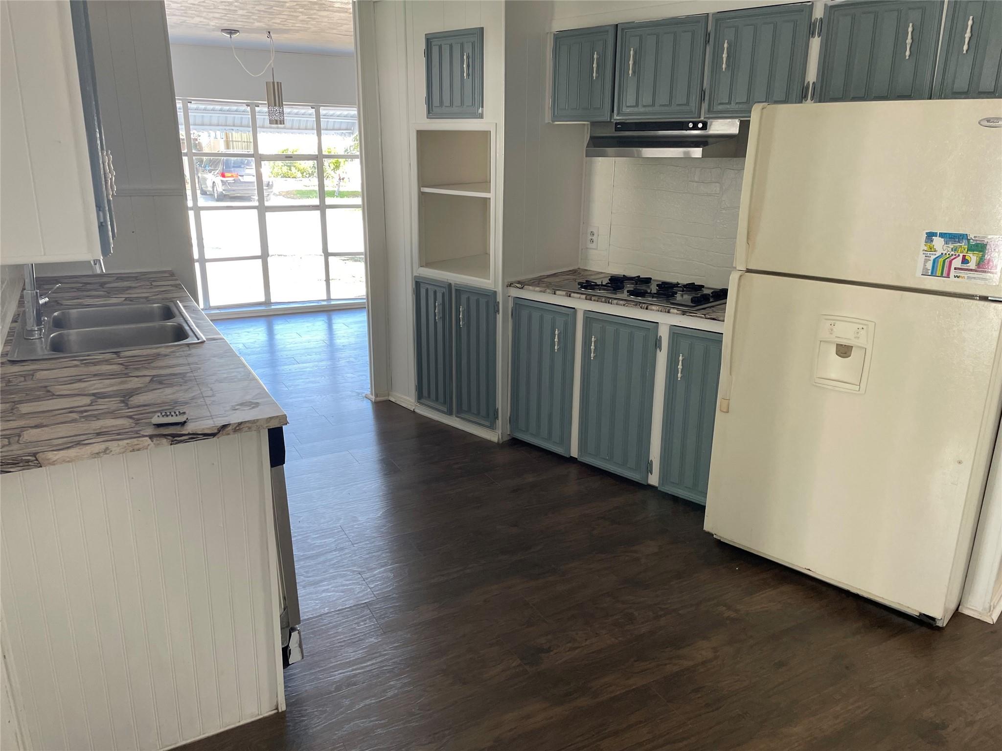 Ravenswood Estates & Mari - Residential