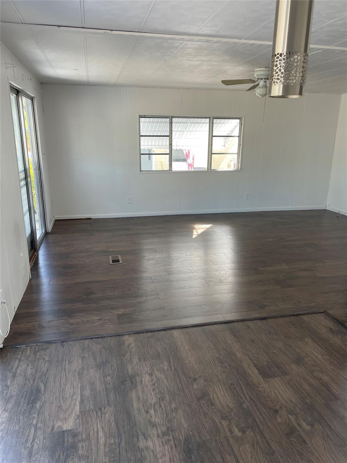 Ravenswood Estates & Mari - Residential