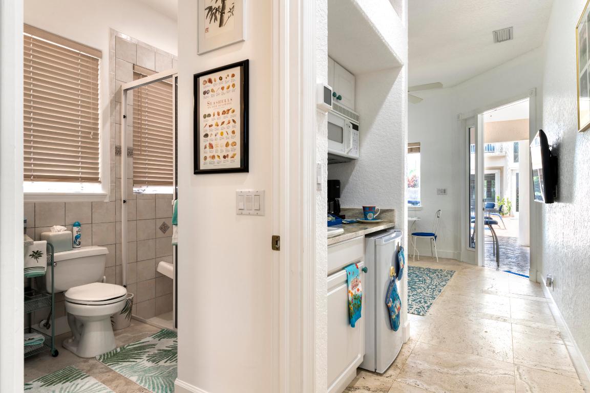 COURTYARD CAY AT OAK HARBOUR - Residential