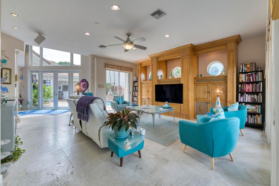 COURTYARD CAY AT OAK HARBOUR - Residential