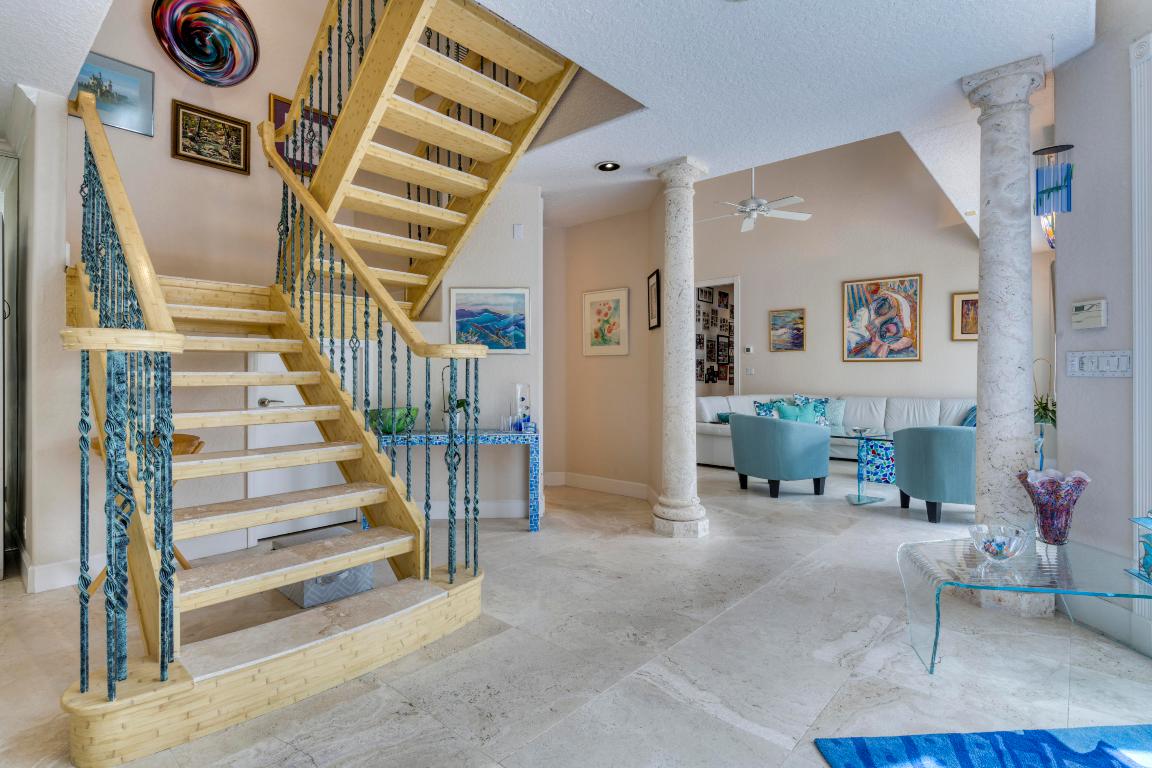 COURTYARD CAY AT OAK HARBOUR - Residential