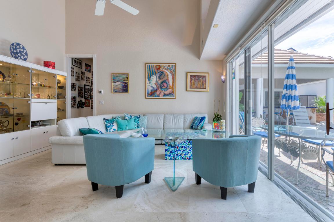 COURTYARD CAY AT OAK HARBOUR - Residential