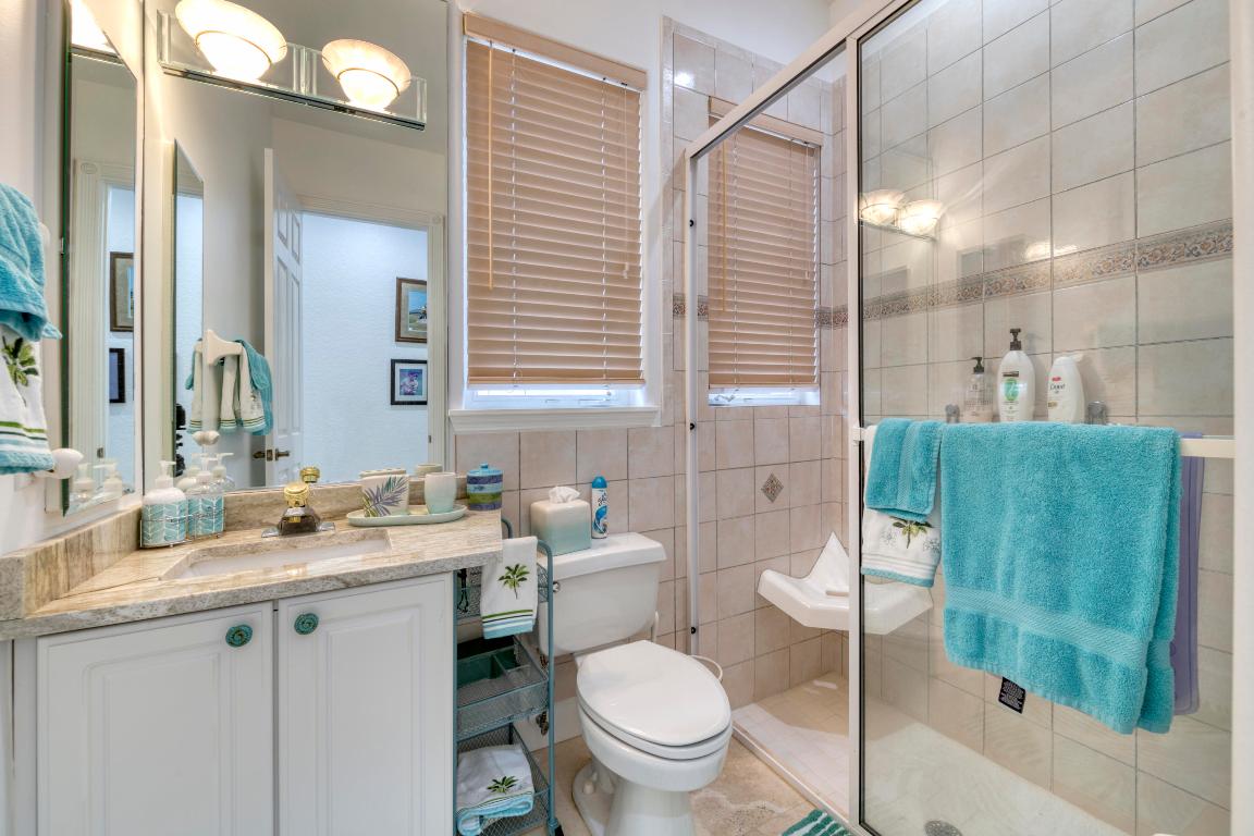 COURTYARD CAY AT OAK HARBOUR - Residential