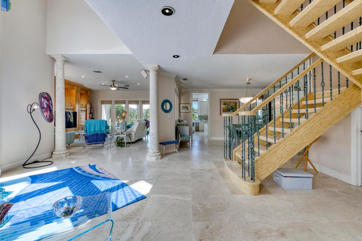 COURTYARD CAY AT OAK HARBOUR - Residential