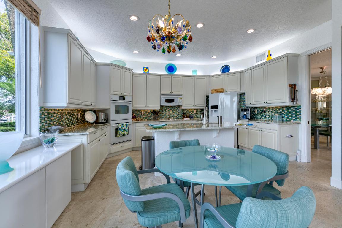 COURTYARD CAY AT OAK HARBOUR - Residential