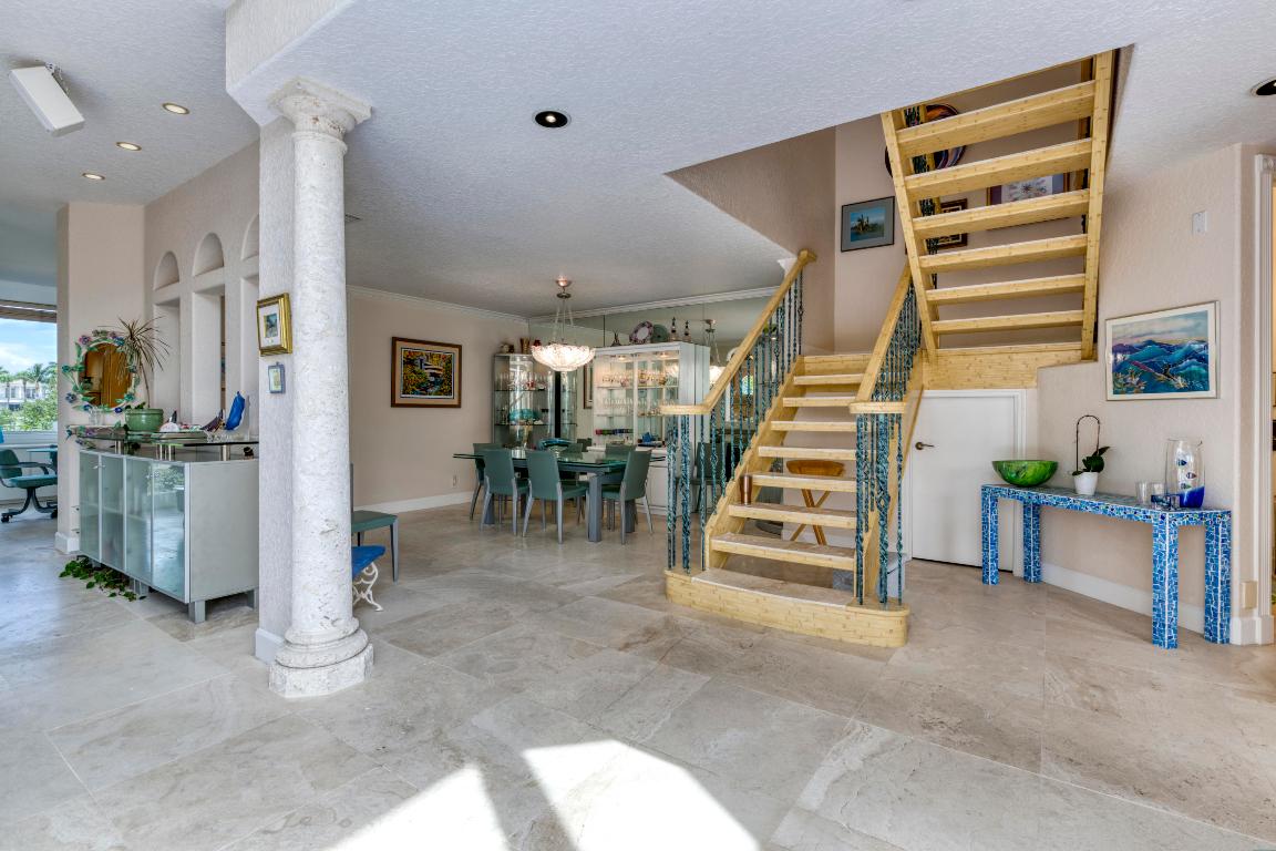 COURTYARD CAY AT OAK HARBOUR - Residential