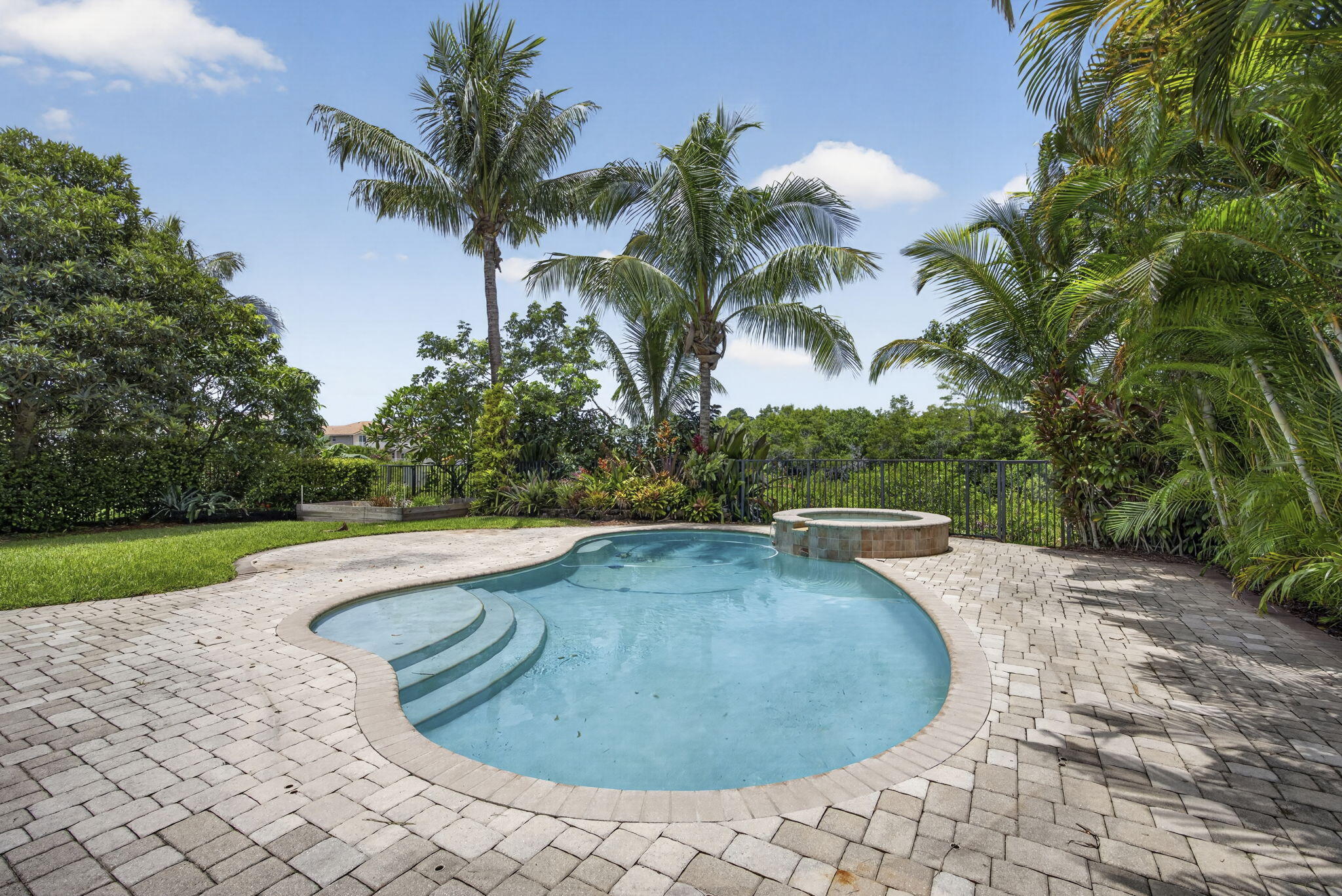 9081 Dupont Place