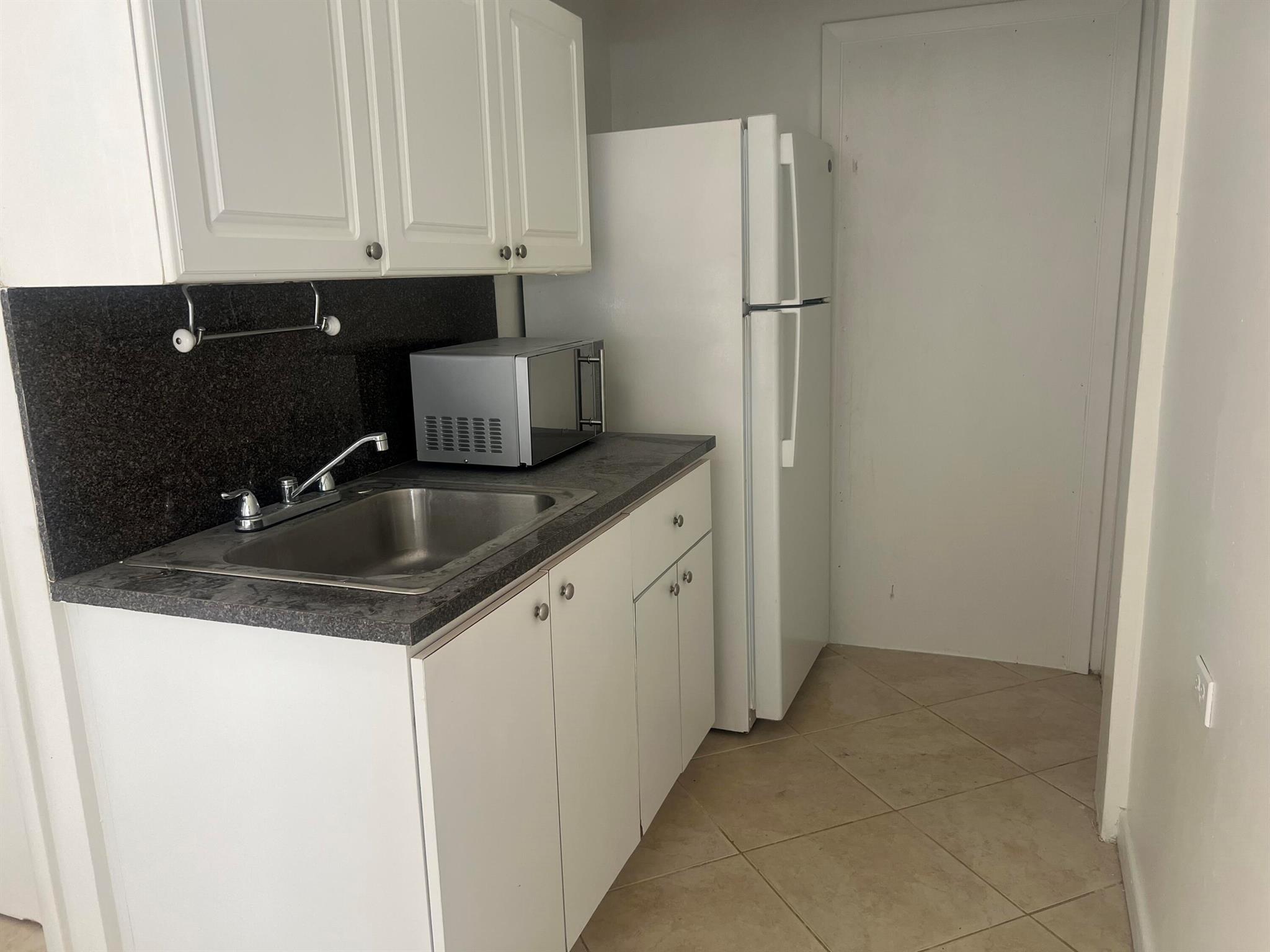 PALM SPRINGS 1ST ADDN - Residential Lease