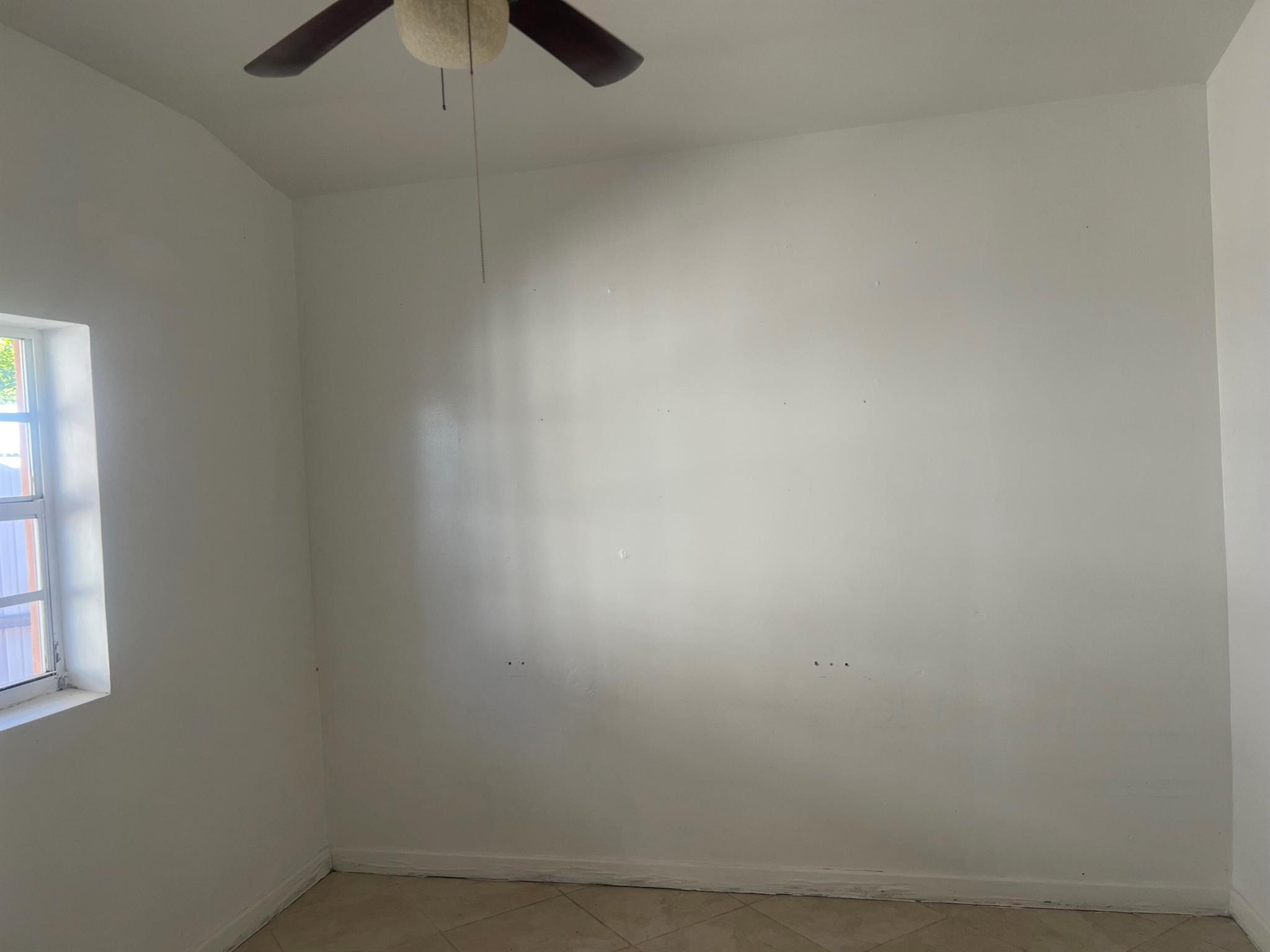 PALM SPRINGS 1ST ADDN - Residential Lease