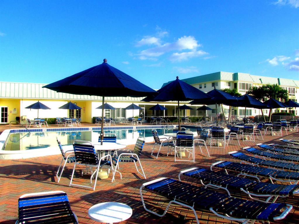 COLONIAL CLUB CONDO SEC 2 - Residential