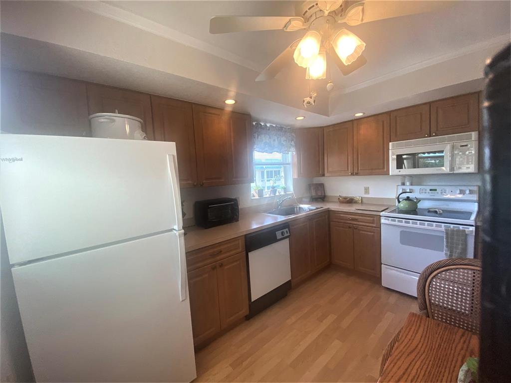 COLONIAL CLUB CONDO SEC 2 - Residential