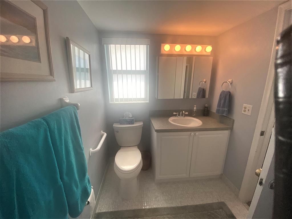 COLONIAL CLUB CONDO SEC 2 - Residential