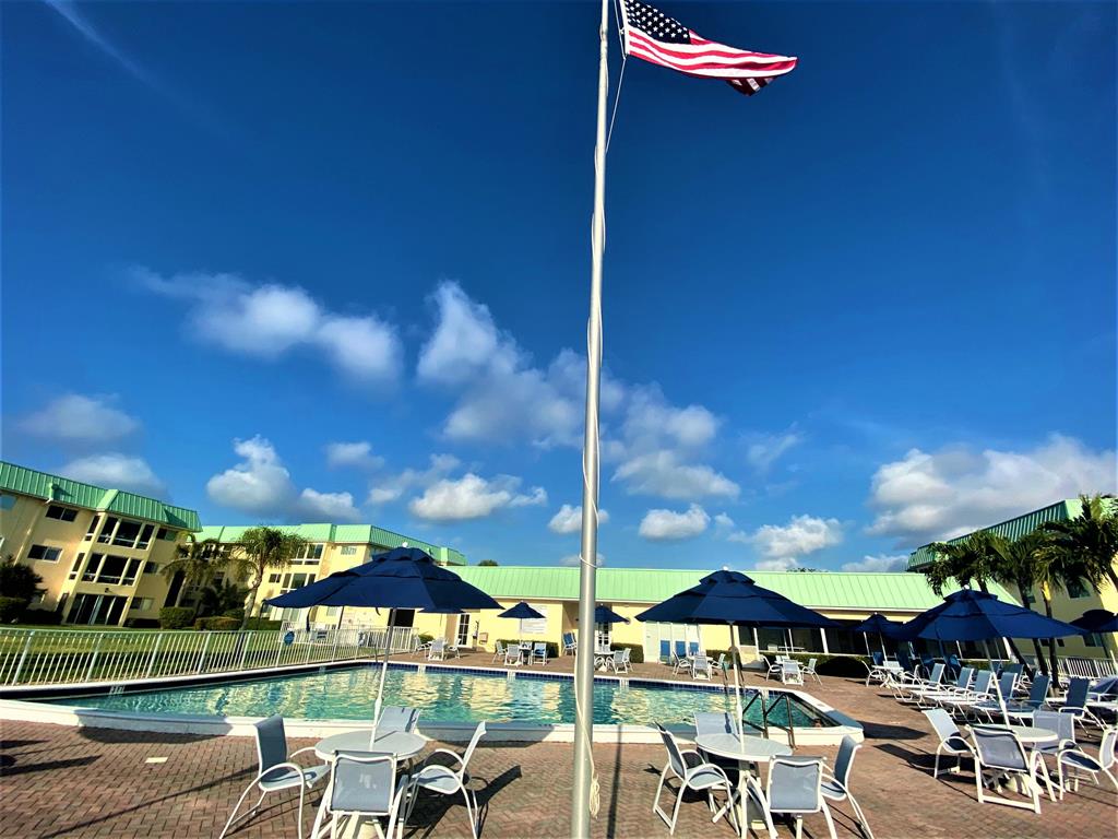 COLONIAL CLUB CONDO SEC 2 - Residential