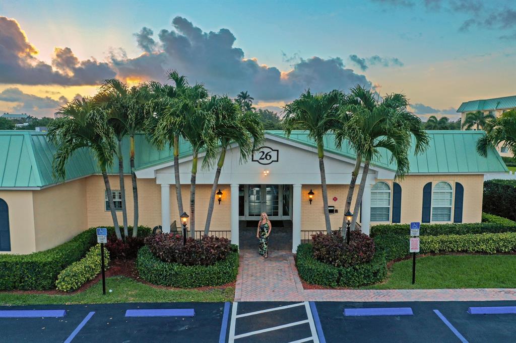 COLONIAL CLUB CONDO SEC 2 - Residential