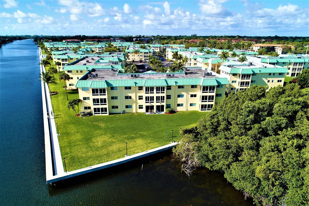 COLONIAL CLUB CONDO SEC 2 - Residential