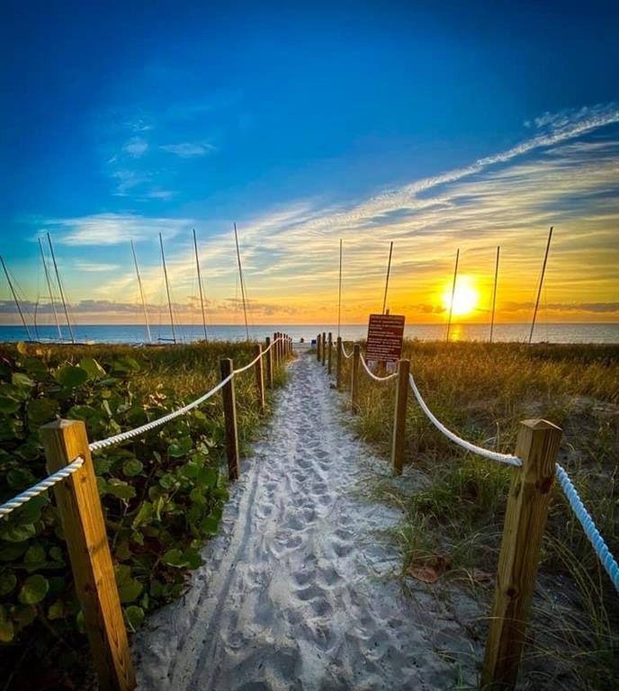 COLONIAL CLUB CONDO SEC 2 - Residential