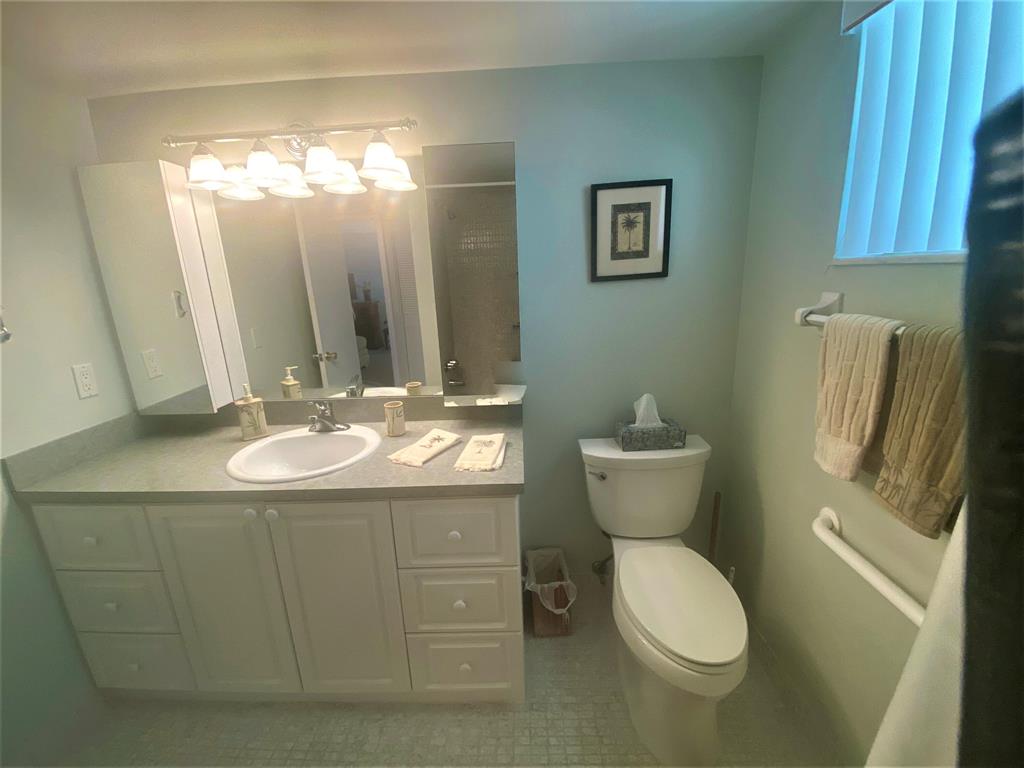 COLONIAL CLUB CONDO SEC 2 - Residential