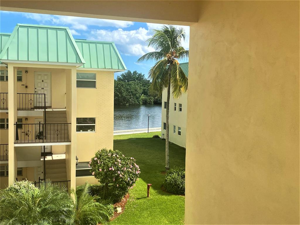 COLONIAL CLUB CONDO SEC 2 - Residential