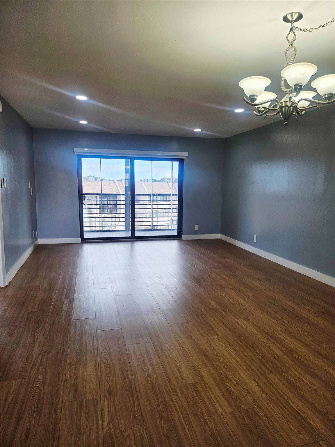 SUNRISE LAKES - Residential