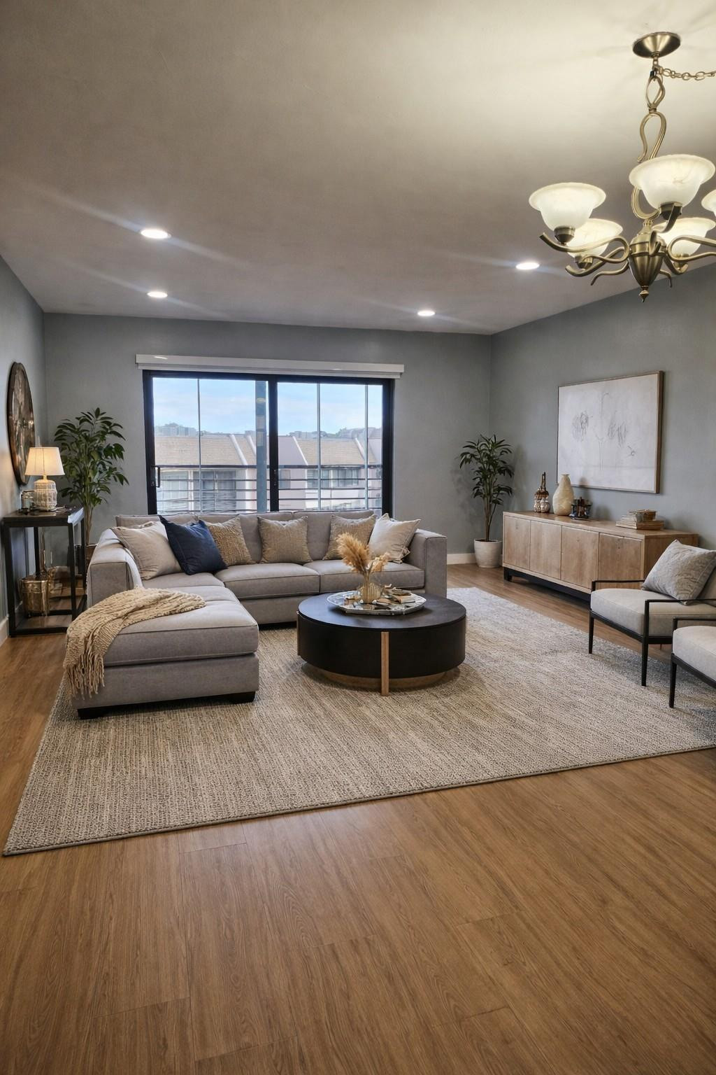 SUNRISE LAKES - Residential