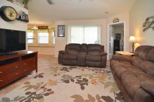 PALM LAKE PARK - Residential